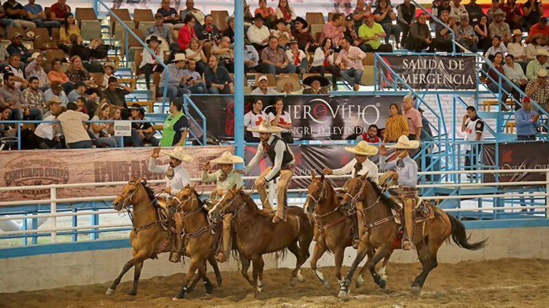 TRES REGALOS LIDERA TORNEO NACIONAL CHARRO 2